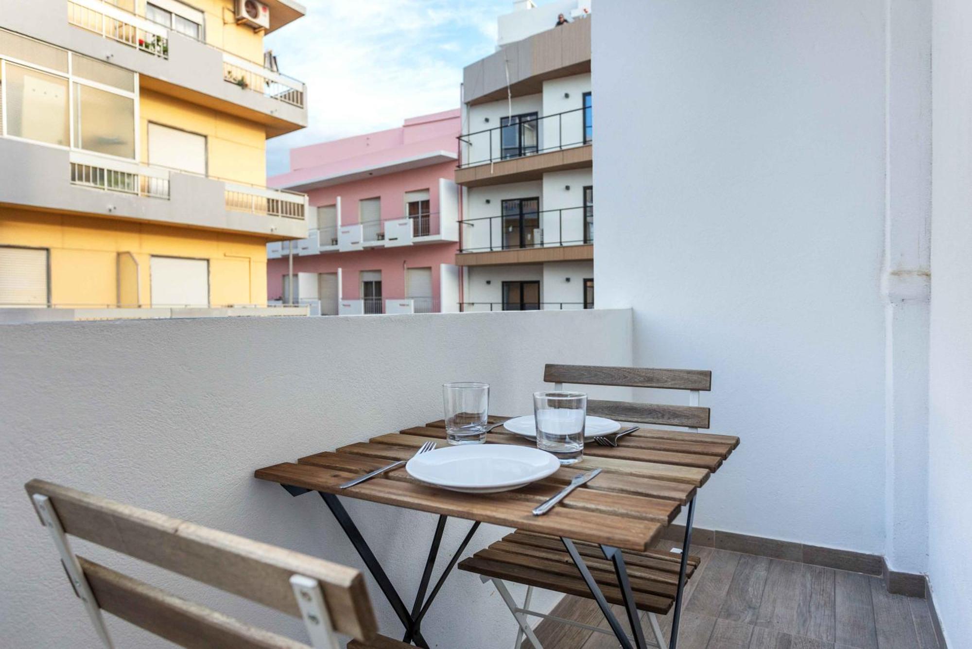 Blife Farensya Private Rooms Faro Bagian luar foto